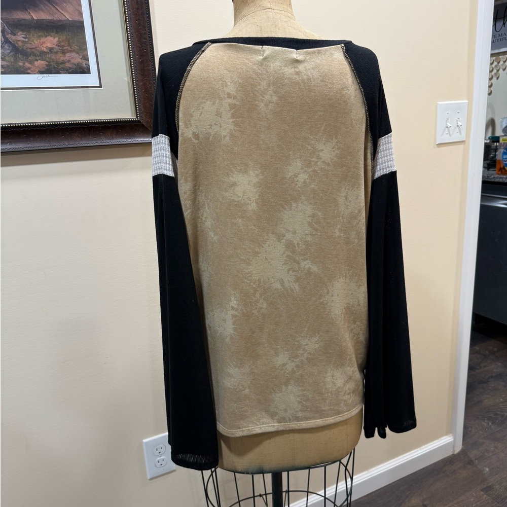 Sugarfox Beige and Black Lace-Up Long Sleeve Top - Picture 5 of 9